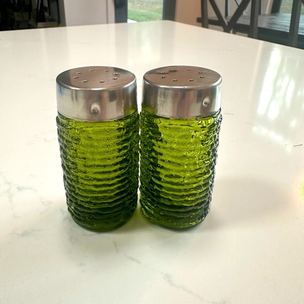 Do not buy won’t let delete Antique Stars and moons glassware